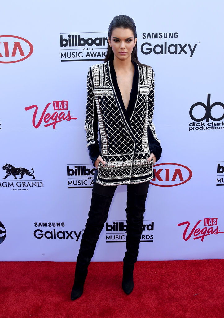 Ấn tượng với trang phục trên thảm đỏ Billboard Music Awards 2015