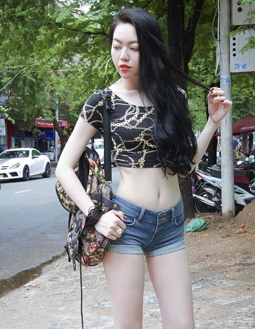 Mát mắt với quần ngắn chẳng tày gang của mỹ nhân Việt