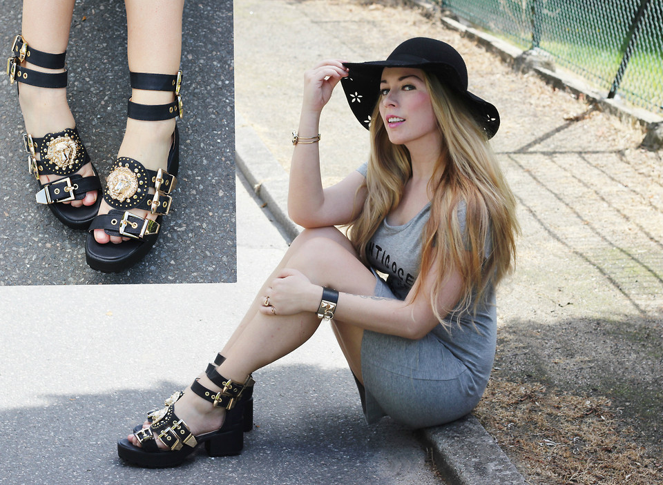 Những kiểu sandal bắt mắt đầy cá tính cho bạn gái trong mùa hè