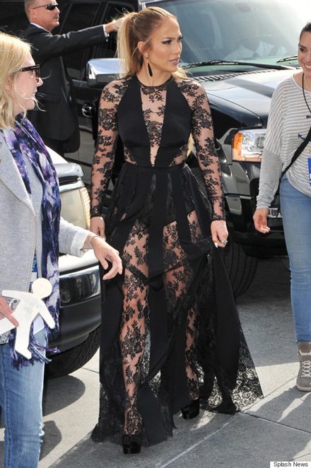 Những bộ váy hở của Jennifer Lopez