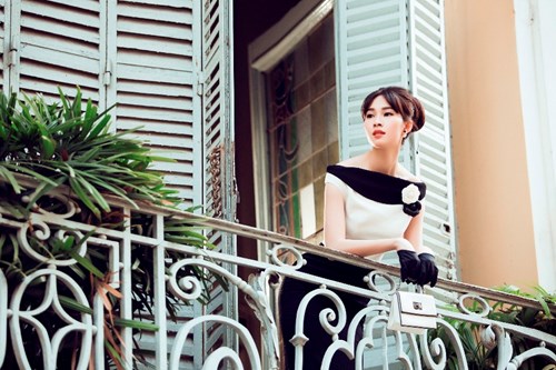 Hoa hậu Đặng Thu Thảo lăng xê mốt cổ điển