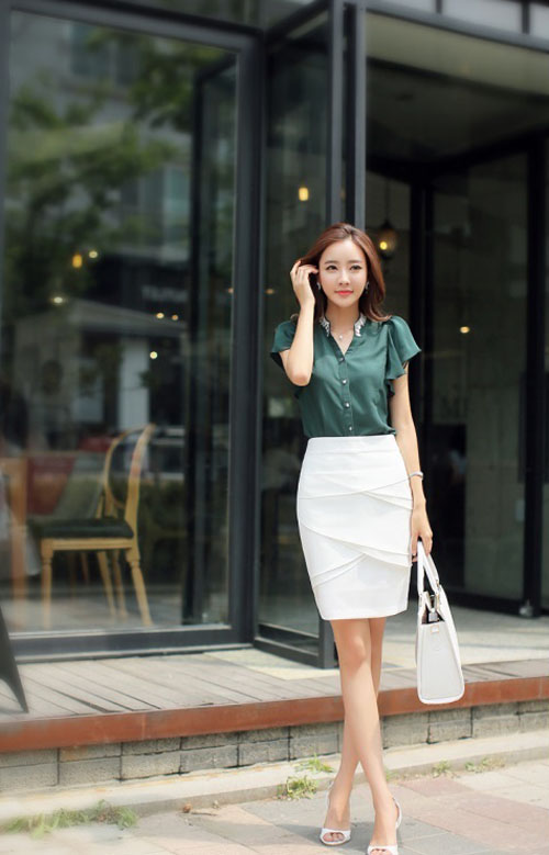 Chân váy bút chì phong cách Hàn trẻ trung cho bạn gái công sở