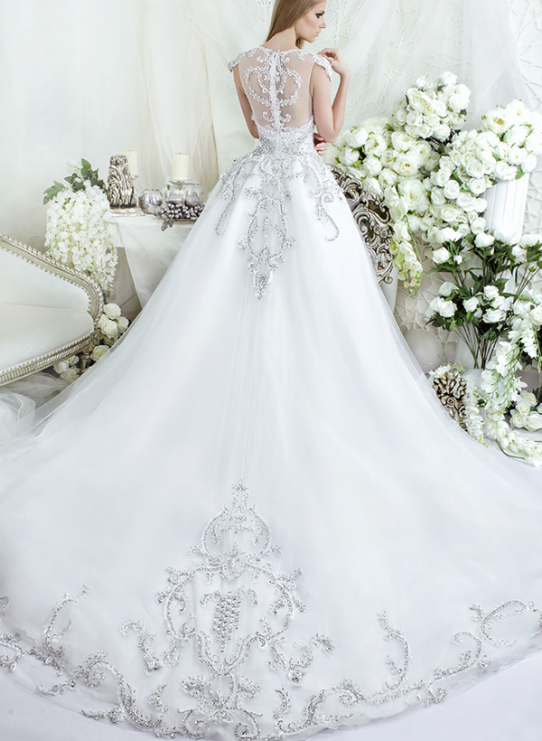 12 váy cưới pha lê biến cô dâu thành công chúa
