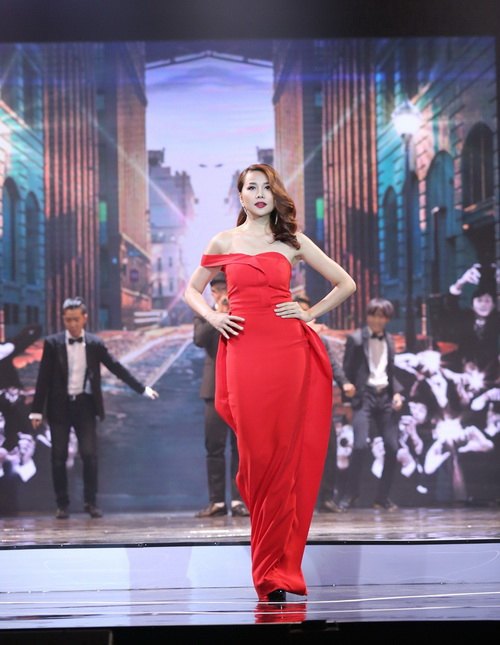 Những váy áo sexy cuốn hút nhất của siêu mẫu Thanh Hằng