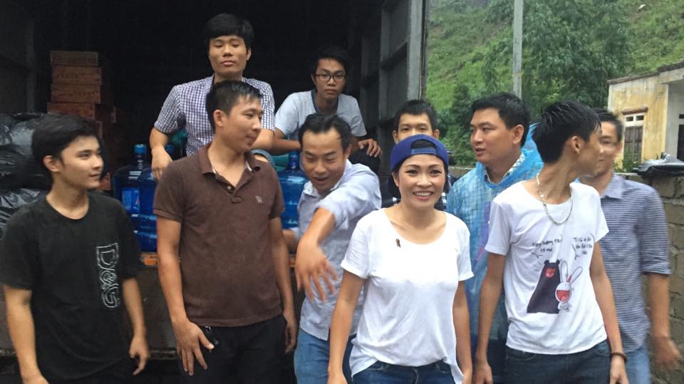 Phương Thanh nghỉ hát đi làm từ thiện tại Quảng Ninh