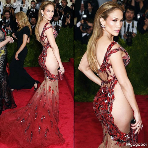Những bộ trang phục bỏng mắt của ca sĩ U50 Jennifer Lopez