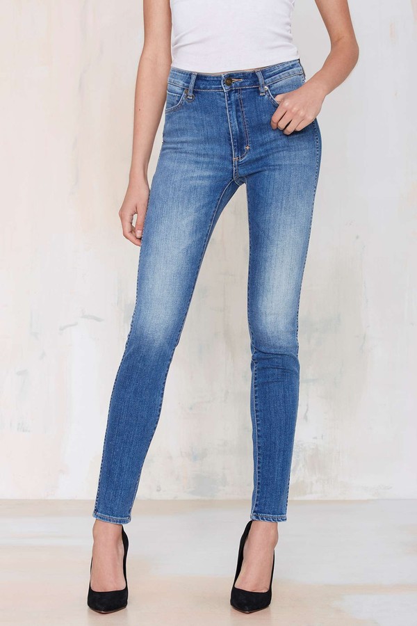 4 mẹo hay giúp các quý cô mặc skinny jeans lên dáng nhất