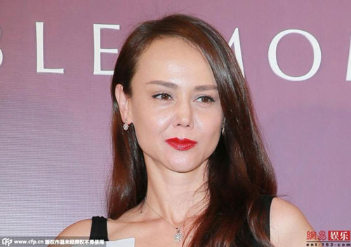 Hoa hậu đẹp nhất châu Á lộ khuôn mặt méo mó do phẫu thuật hỏng