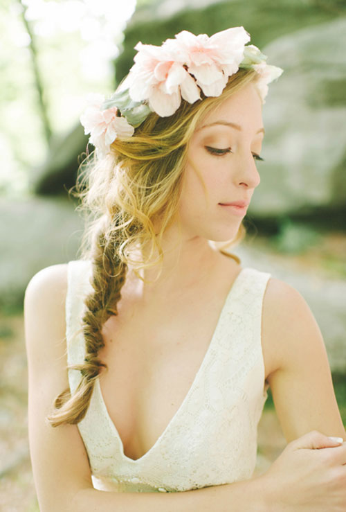 3 kiểu tóc đẹp, quyến rũ tự nhiên cho cô dâu trong mùa cưới