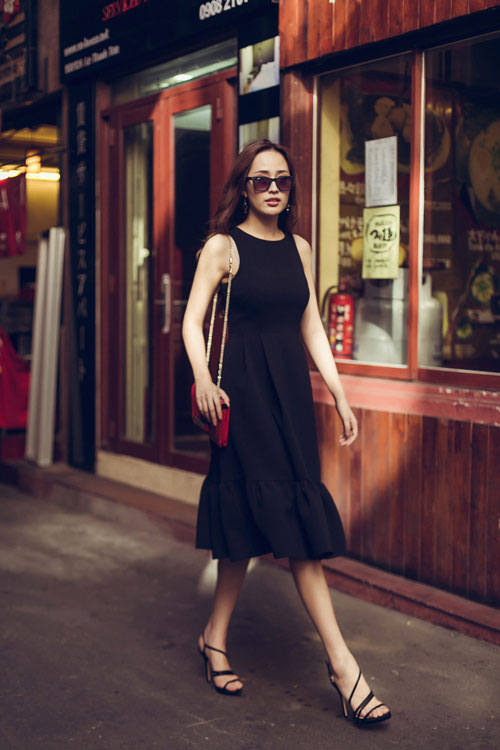 Mặc váy đen đẹp, quyến rũ như sao Việt