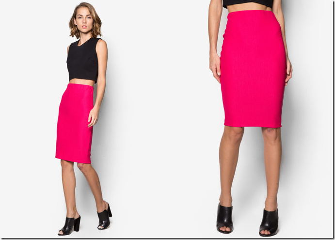 Chân váy hồng kết hợp với áo màu gì để giảm độ sến súa