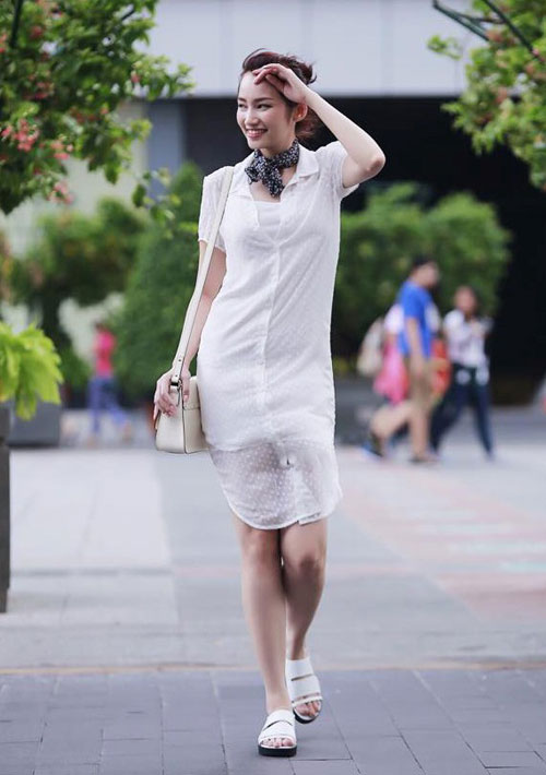 Tăng Thanh Hà mặc đơn giản nổi bật nhất tuần qua