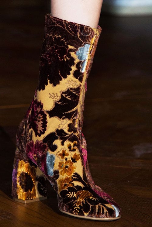 13 đôi giày hàng hiệu sành điệu, đầy ấn tượng dành cho phái đẹp