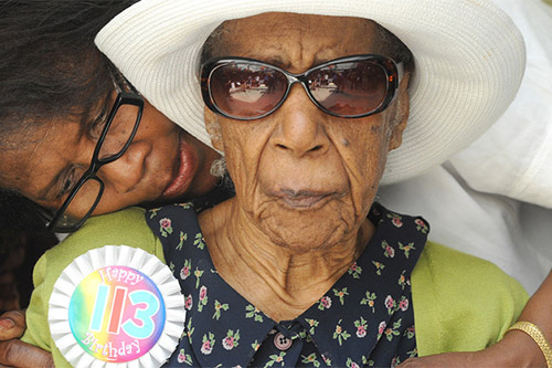 Bí quyết sống thọ lạ đời của cụ bà cao tuổi nhất thế giới