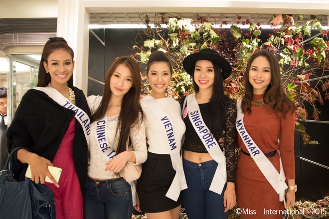 Thúy Vân khoe sắc cùng dàn người đẹp Hoa hậu Quốc tế