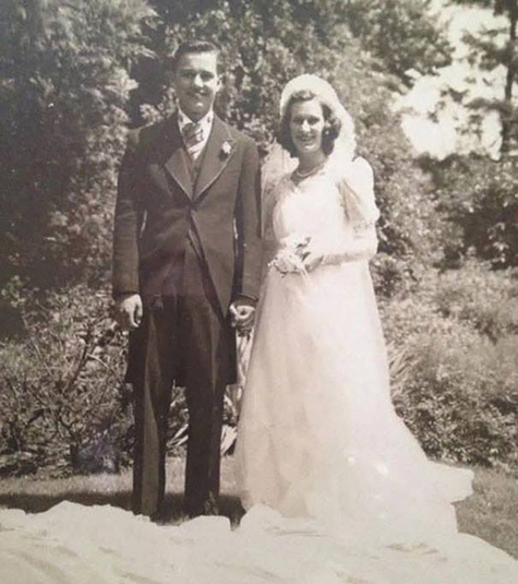 Cặp vợ chồng yêu nhau gần 90 năm và qua đời gần như cùng lúc 3