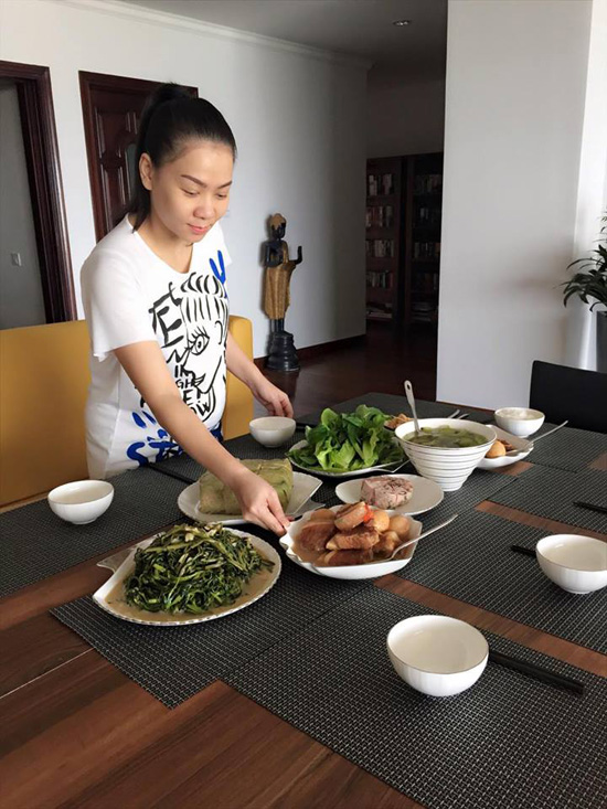 Những bữa ăn giản dị đến khó tin của người đẹp Việt