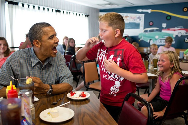 Tổng thống Obama và những khoảnh khắc bên trẻ em 1