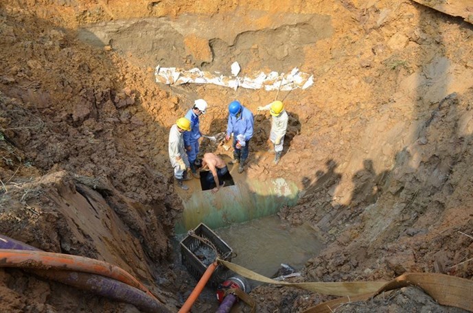 70.000 hộ dân Hà Nội bị ảnh hưởng do rò rỉ đường ống dẫn nước