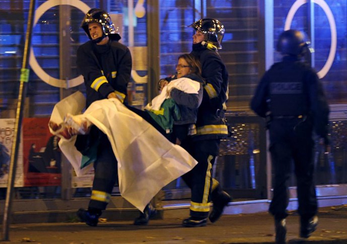 Hình ảnh từ hiện trường các vụ tấn công tại Paris, Pháp
