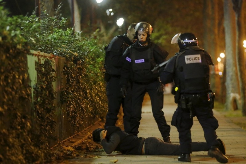 Khủng bố ở Pháp: Đã có gần 160 người thiệt mạng
