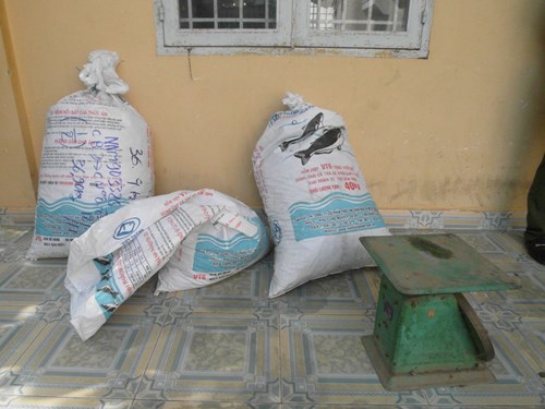 Vận chuyển 72kg đỉa sấy khô từ biên giới vào Việt Nam