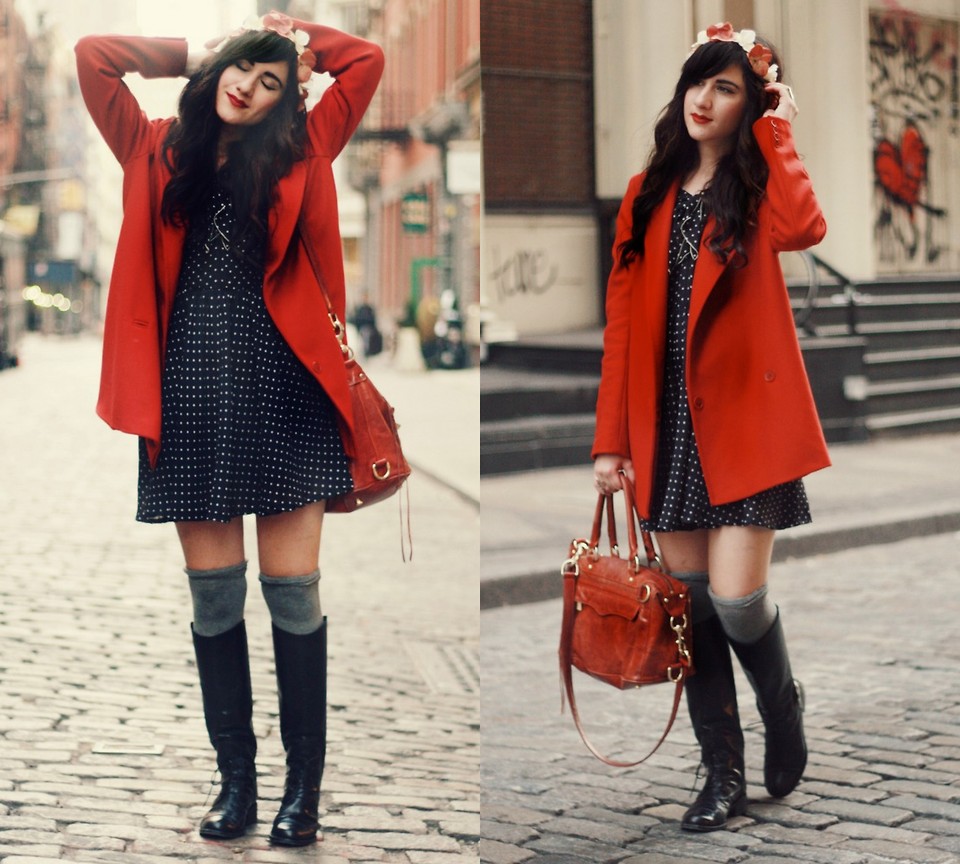 Thổi bừng mùa lạnh với áo khoác màu đỏ sành điệu