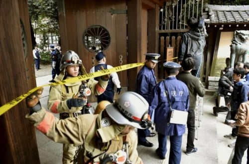 Bom tự chế nổ làm rung chuyển ngôi đền nổi tiếng Nhật Bản