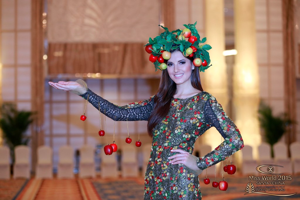 Những hình ảnh đầu tiên của Lan Khuê tại Hoa hậu Thế giới 2015 4