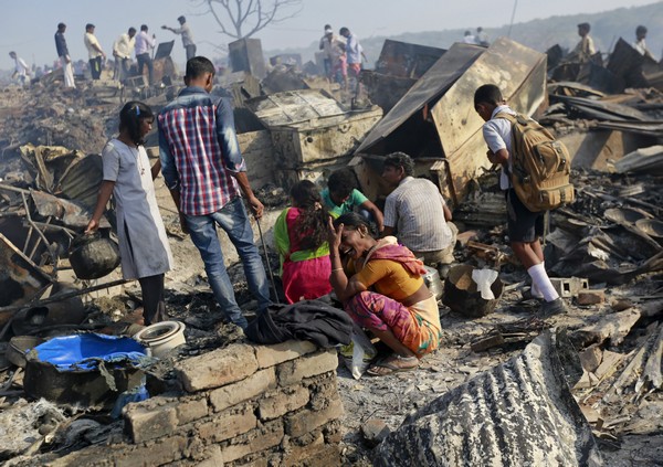 Nổ bình gas liên tiếp khiến 1000 ngôi nhà ở Ấn Độ bị thiêu rụi 1
