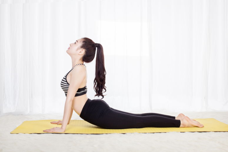 động tác yoga giảm đau đầu