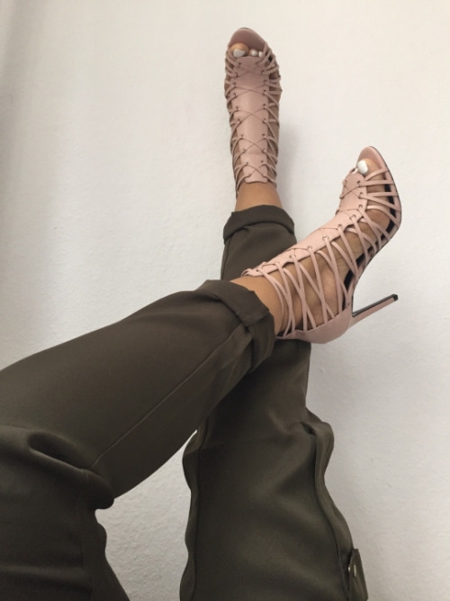 20 mẫu giày cao gót sành điệu cho bạn gái trong mùa xuân 2016