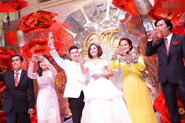 Những hình ảnh đẹp nhất trong đám cưới Vân Trang