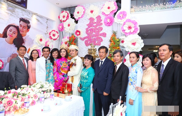 Những hình ảnh đẹp nhất trong đám cưới của Vân Trang