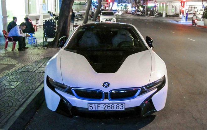 Các công tử, tiểu thư 9x tậu siêu xe BMW i8 như 