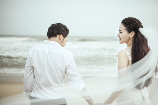 Trọn bộ ảnh cưới siêu lãng mạn của Á hậu Trang Nhung
