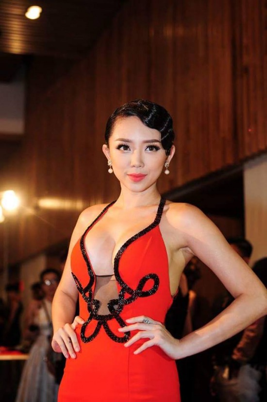 Những mỹ nhân Việt chăm chỉ khoe vòng 1 nhất showbiz Việt