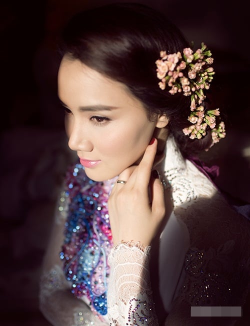 Cận cảnh áo dài cưới độc, lạ của Á hậu Trang Nhung