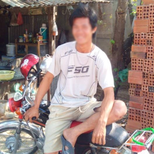 Chàng trai đi xe máy từ Bến Tre ra Hà Nội gặp bạn gái bị 
