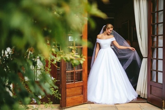 Ngỡ ngàng trước đám cưới đẹp như mơ của Hoa hậu Thế giới 2014