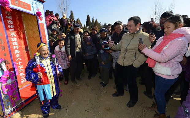 Người đàn ông Trung Quốc tự tổ chức đám tang cho mình