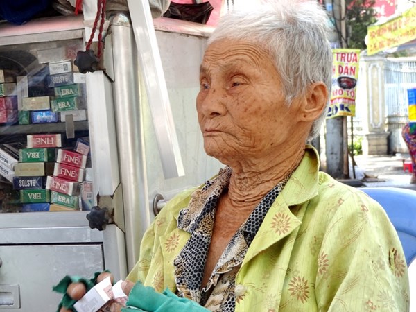 Cụ bà 82 tuổi đơn độc giữa Sài Gòn mơ một lần về Huế