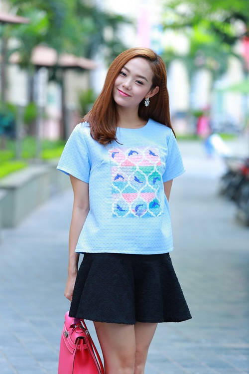 Học sao Việt mặc đẹp với hồng thạch anh và xanh thanh bình