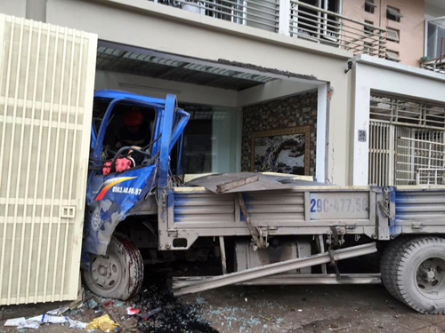 Hiện trường tan thương vụ nổ kinh hoàng tại Văn Phú - Hà Đông