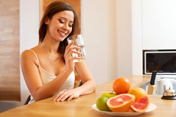 lợi ích khi uống nước trước bữa ăn