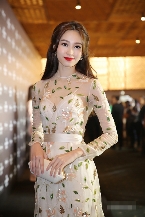 Hoa hậu Thu Thảo, Jennifer Phạm mặc đẹp, quyến rũ nhất tuần qua
