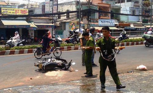 Bắt ba nghi phạm tạt axit hai nữ sinh giữa Sài Gòn