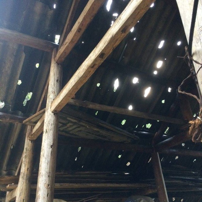 Mưa đá lớn nhất 30 năm xuyên thủng mái nhà ở Tuyên Quang
