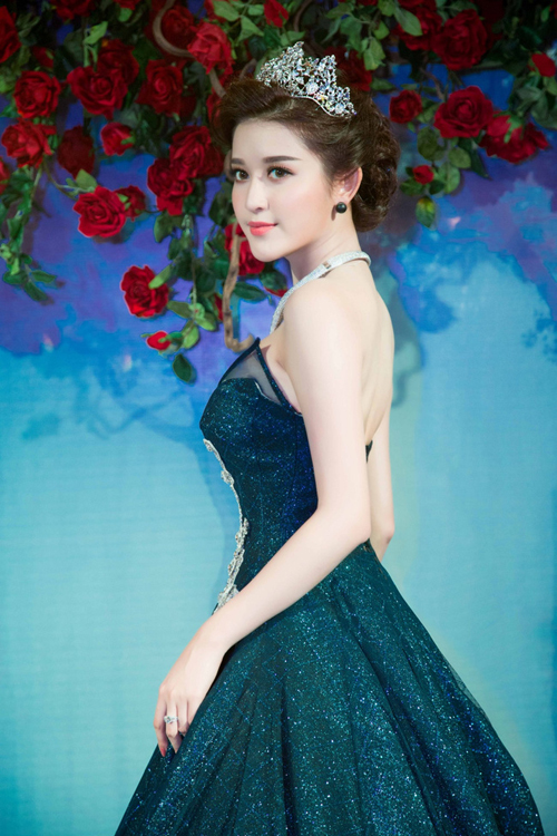 Elly Trần, Á hậu Huyền My lộng lẫy khoe sắc với đầm công chúa