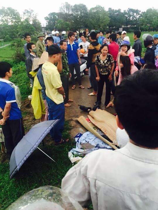 Hà Nội mưa to, một công nhân bị sét đánh chết trên đường đi làm